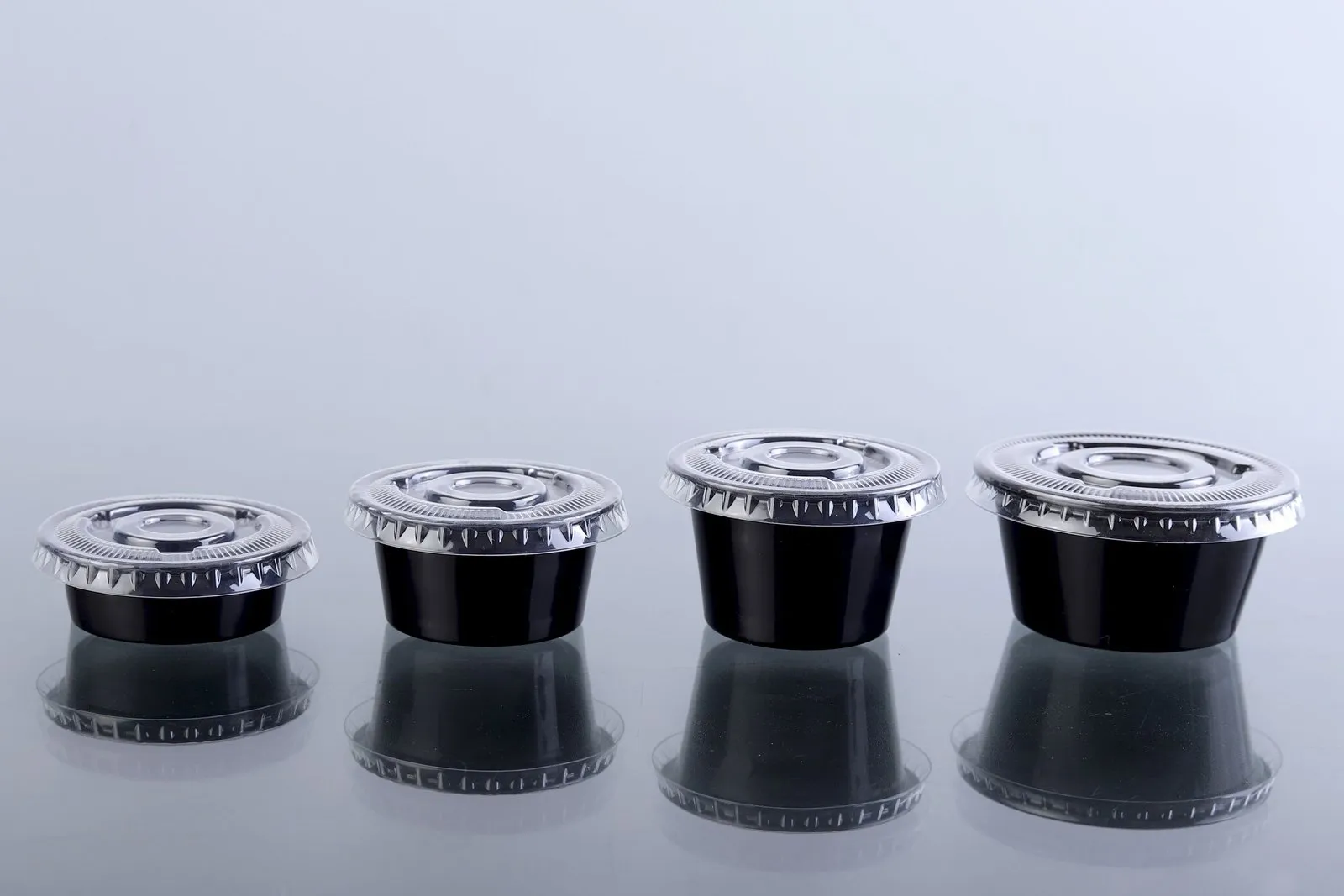 Oracle sauce containers with snap-on lids